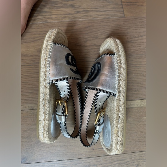 Gucci double G silver espadrille sandals - Picture 2 of 7
